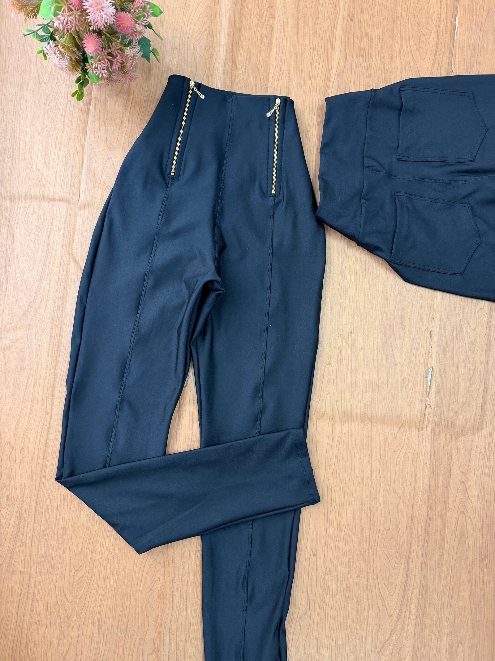 CALZA CON ZIPER DORADO 9547